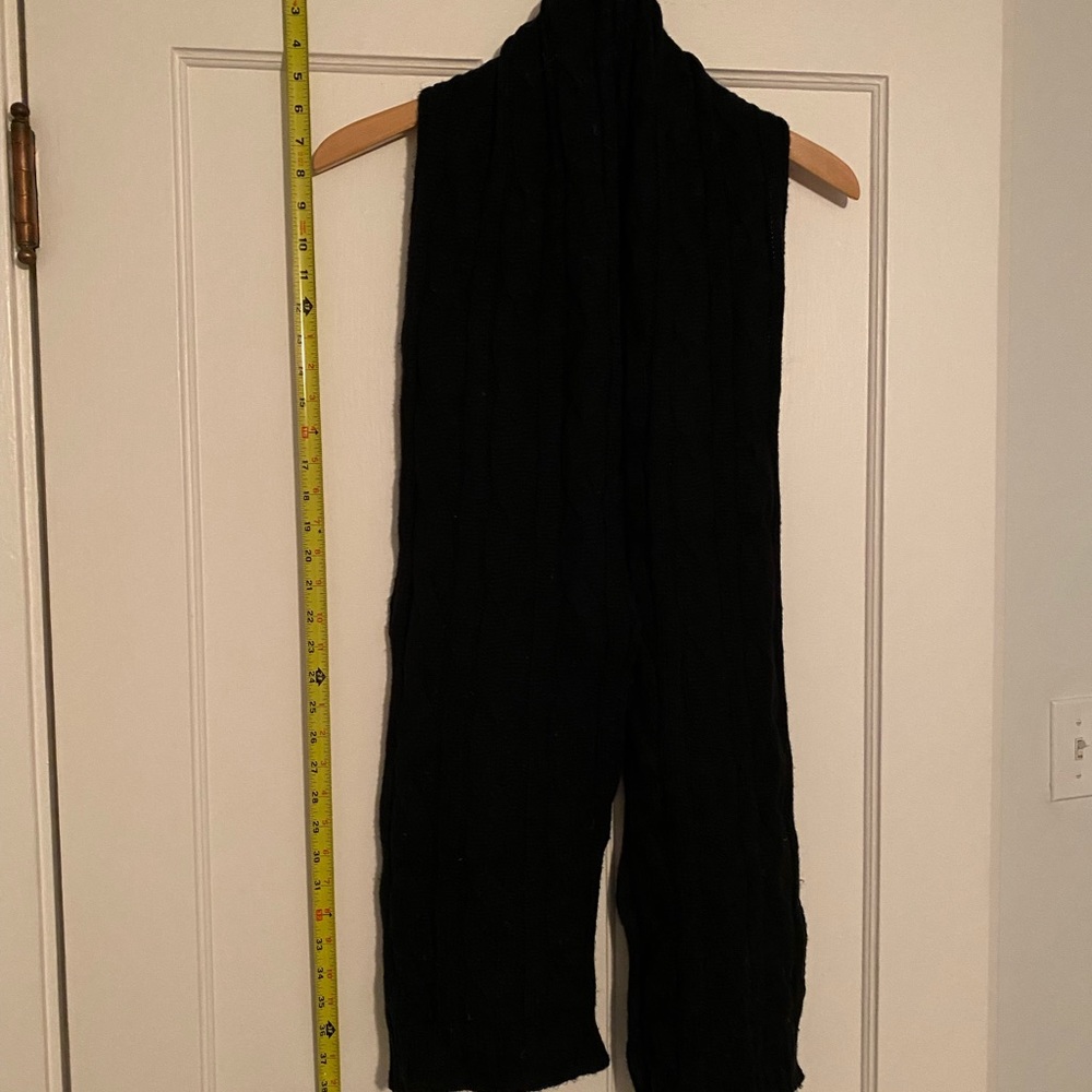 Uniqlo Scarf - Cable Knit Scarf